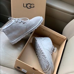 Size 8 W Neumel Uggs